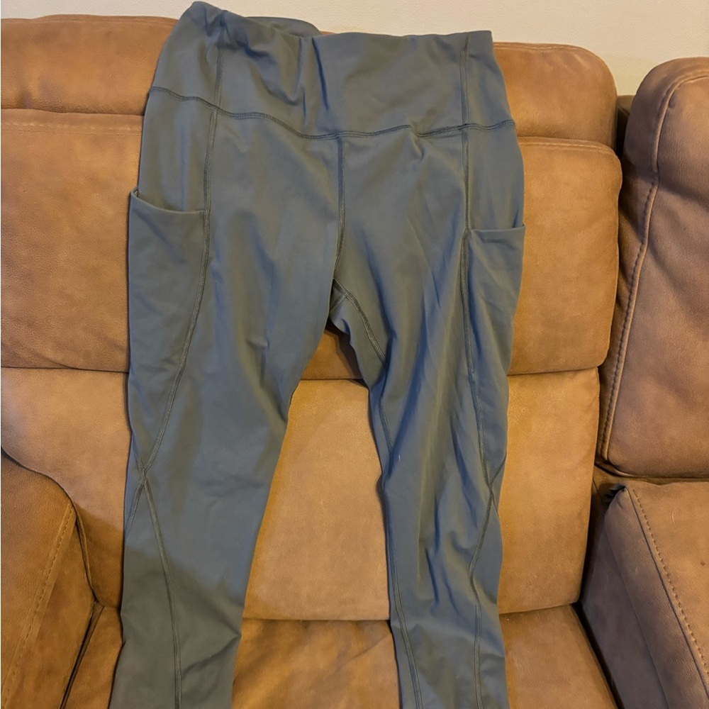 Amazon gray leggings, medium, pockets